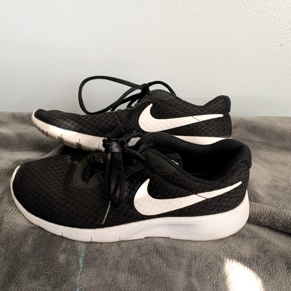 Youth Nike Tanjun